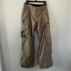 DC ski/snowboard cargo-style pants, size M, in beige.